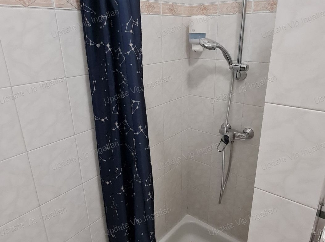 1053