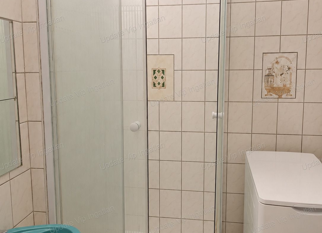 1086